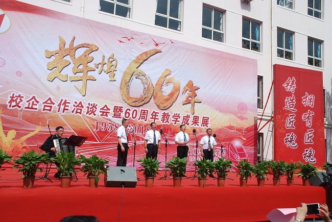 学院演出1.JPG