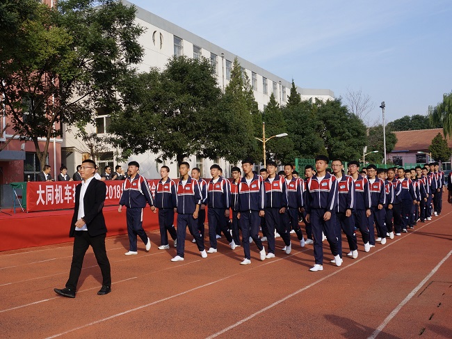 校运会-入场.jpg